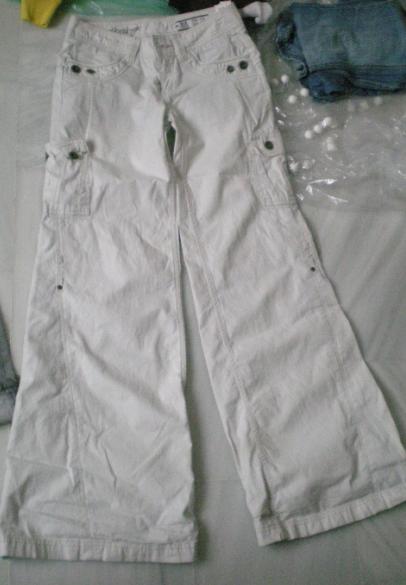 Pantalon blanco de campana